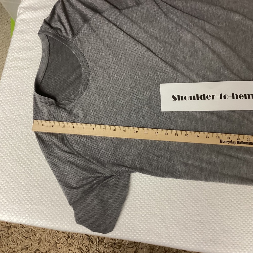 Lululemon Gray Lightweight Shirt Athletic Workout Run‎ Exercise Travel  M… - Picture 11 of 13